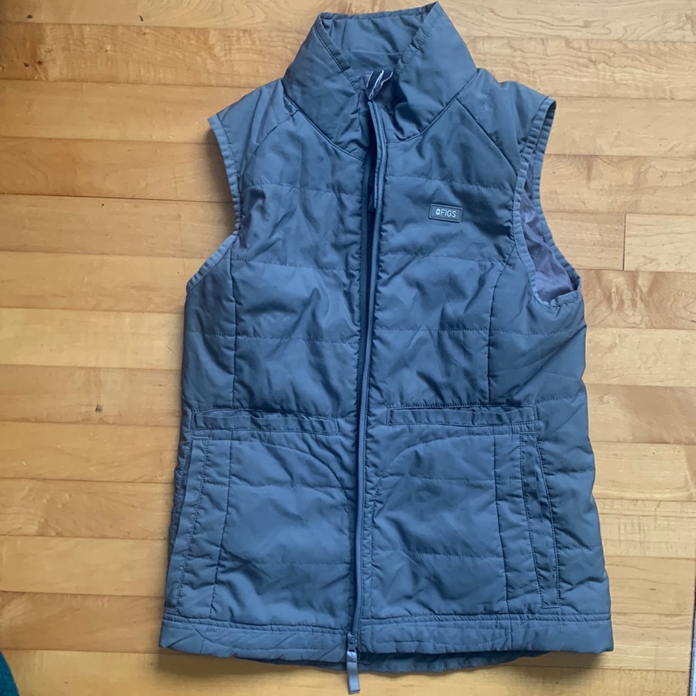 Figs scrubs women's micro-fill super chill vest gray